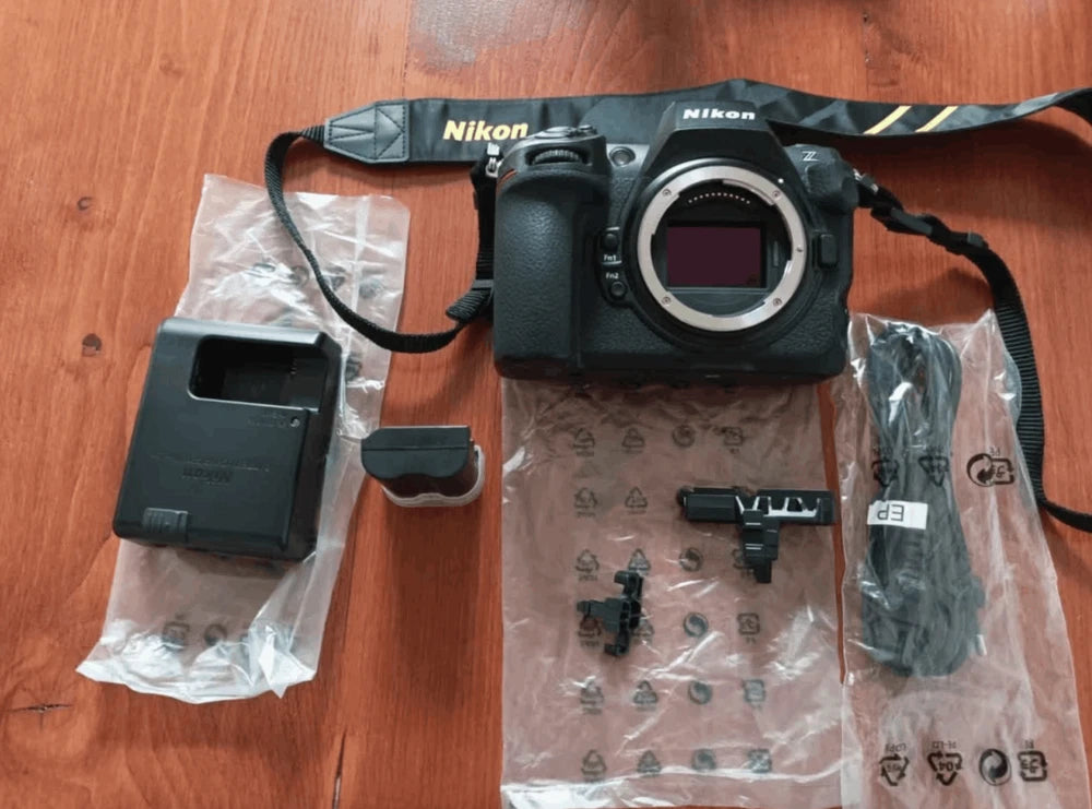 Nikon Z 8 45.7MP Mirrorless Camera Body Only + Accessories